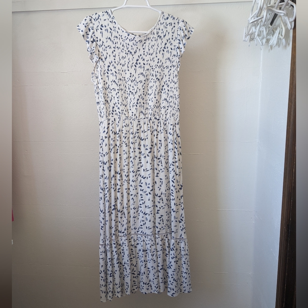 Lost + Wander Midi Dress Medium Blue White and Black Smocked Top